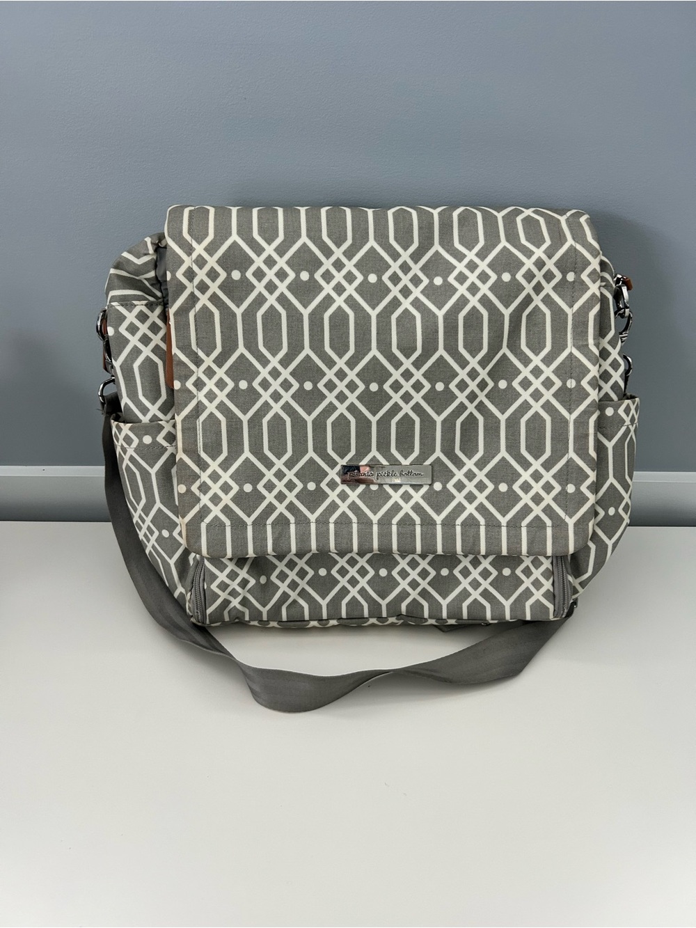 Petunia Pickle Bottom Gray Geometric Messenger Bag/Diaper Bag